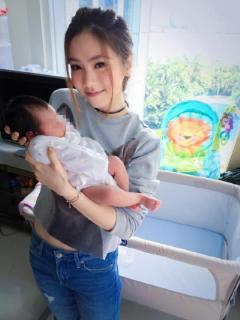 邓紫棋女儿视频,温馨家庭生活曝光