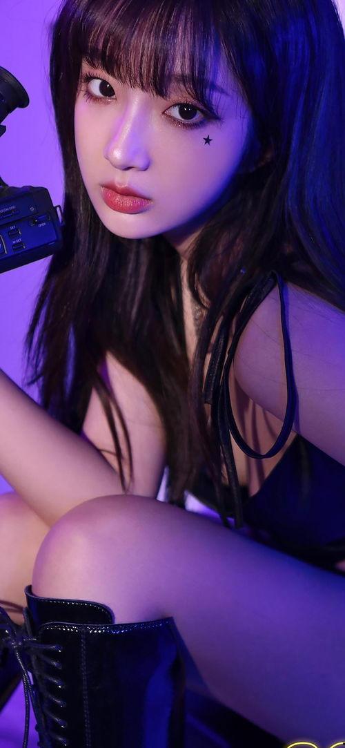 抖音最新爆料美女网红,美貌与才华并存，揭秘她的成名之路！”